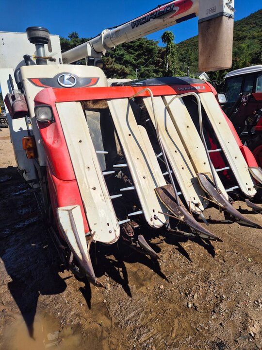 Kubota Combine Harvester WR90 (5Rows) 앞좌측면