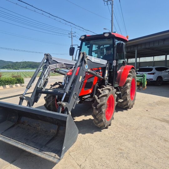 대동 트랙터 RX730 (73마력) 앞좌측면