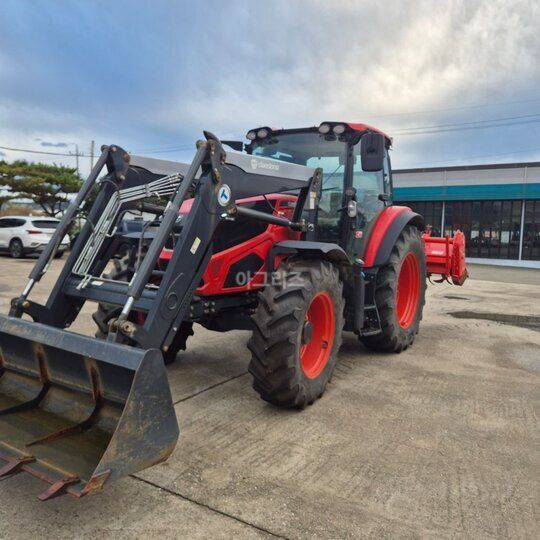 Daedong Tractor HX1400 (142hp) 앞좌측면