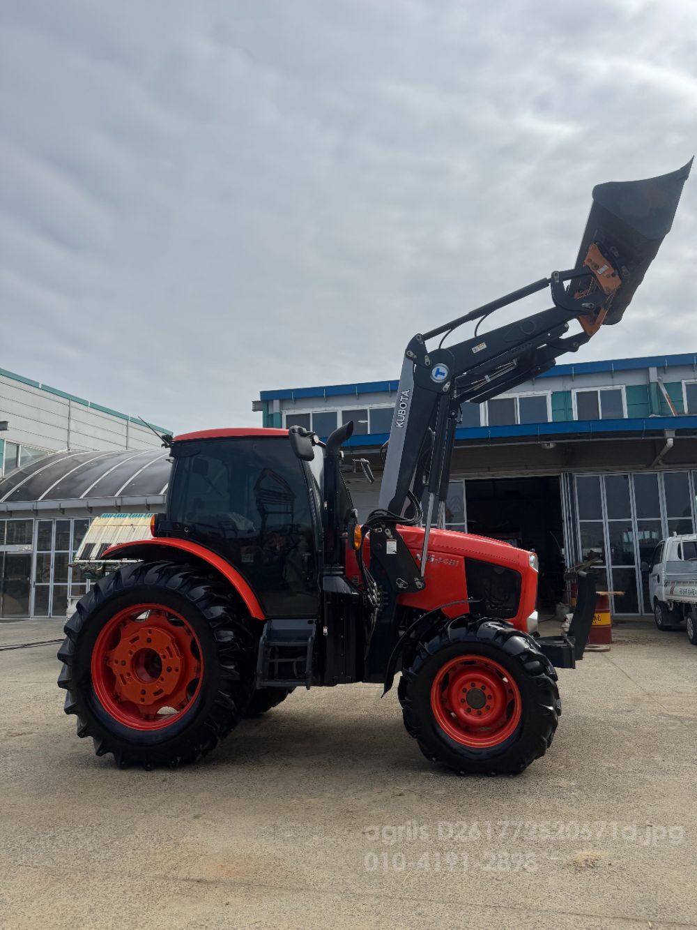 구보다 트랙터 M6-1431 (143마력) 뒤우측면