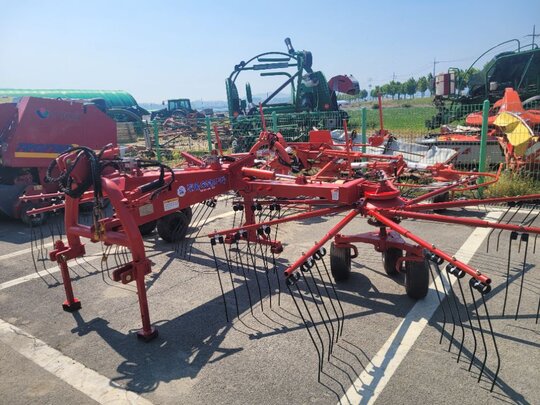  Rake AK-600 (6M) 앞좌측면