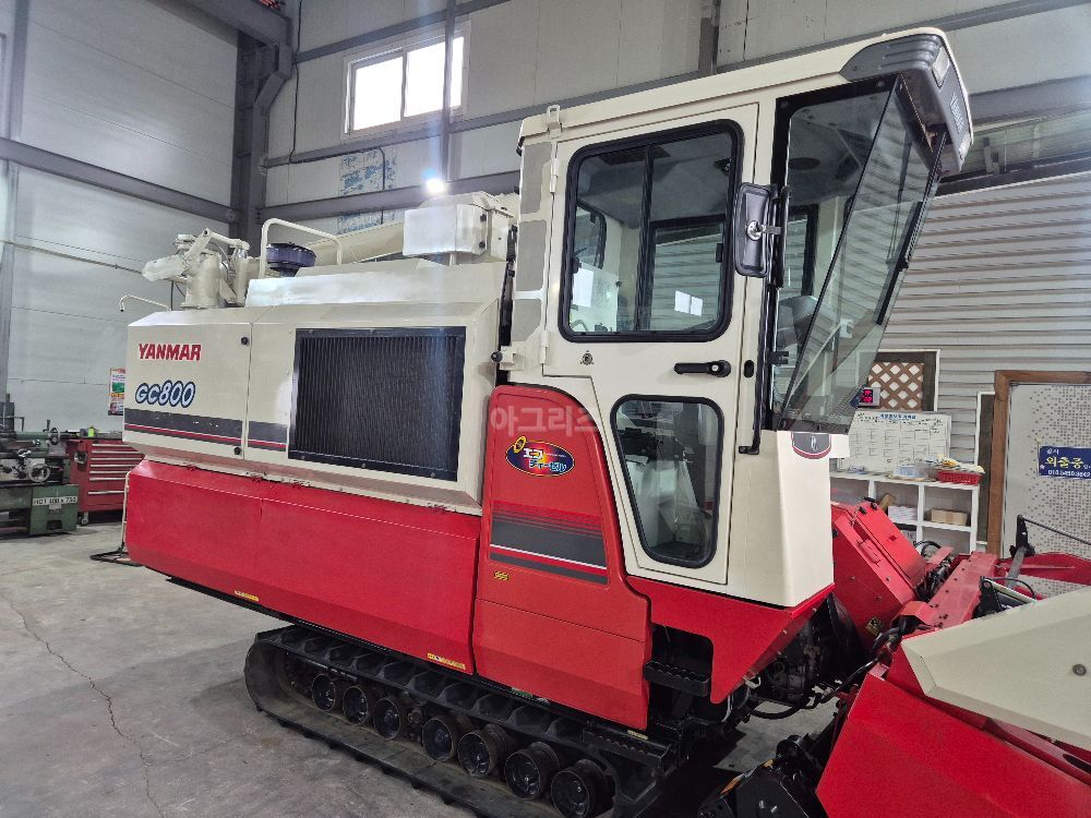 얀마 콤바인 GC800 (8조식) 뒤우측면