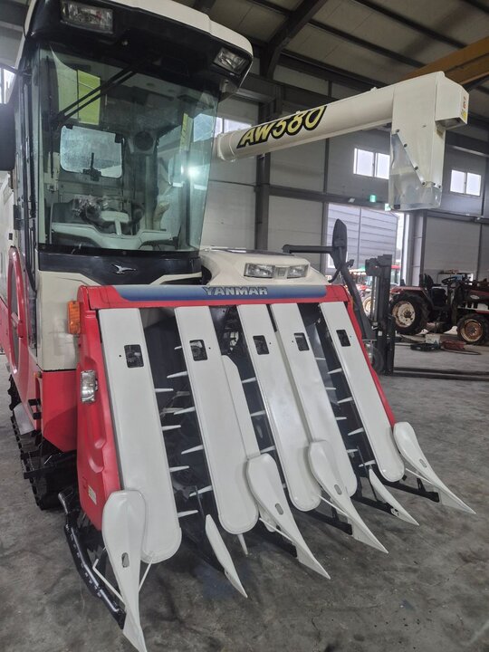 얀마 콤바인 AW580 (5조식) 앞좌측면