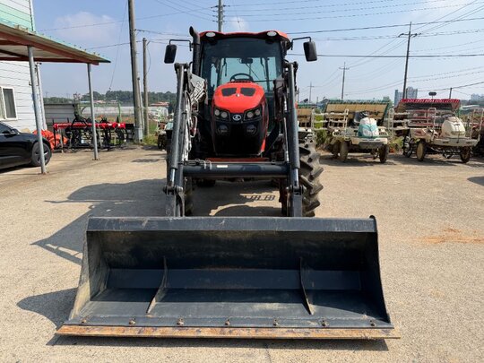 Kubota Tractor MR1057 (105hp) 앞좌측면