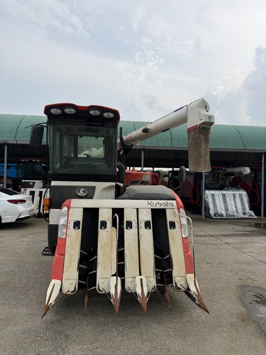 Kubota Combine Harvester ER575KQ (5Rows) 앞좌측면