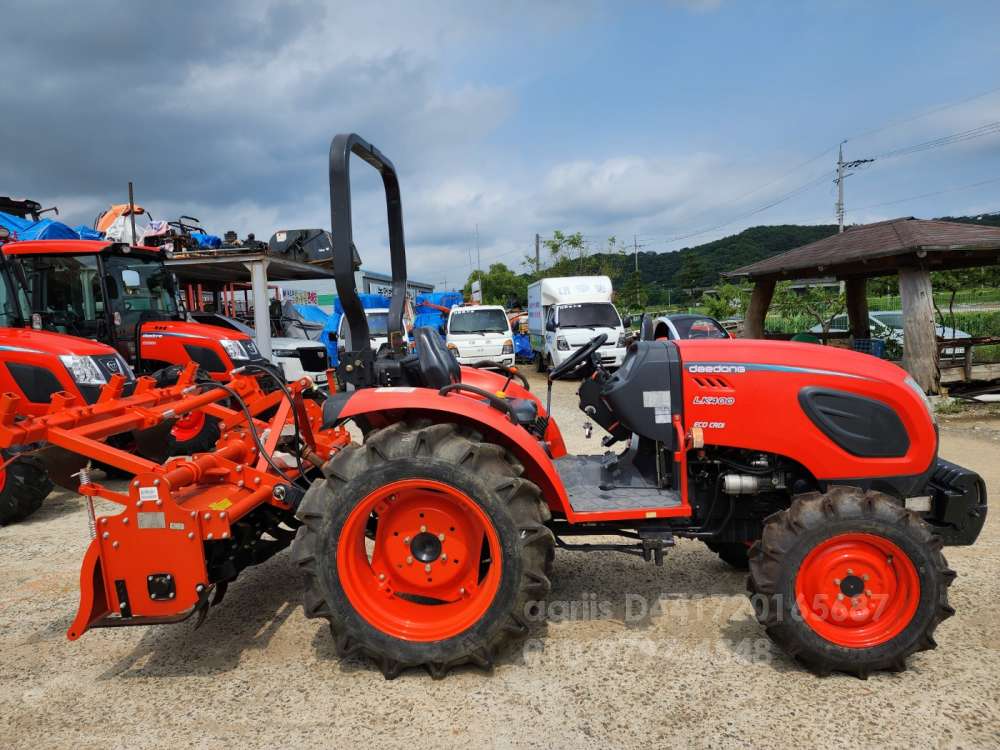 Daedong Tractor LK400 (40hp) 측면