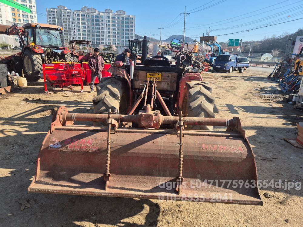 아세아 트랙터 S-435 (40마력) 뒤우측면
