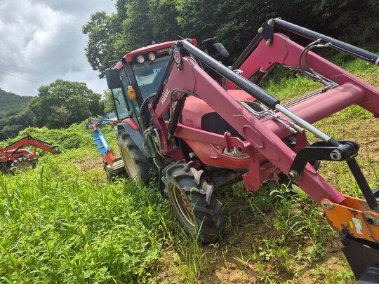 Yanmar Tractor EG83Y (83hp) 앞좌측면