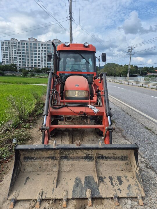 대동 트랙터 D581 (58마력) 앞좌측면