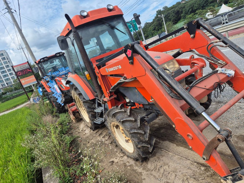 대동 트랙터 D581 (58마력) 뒤우측면