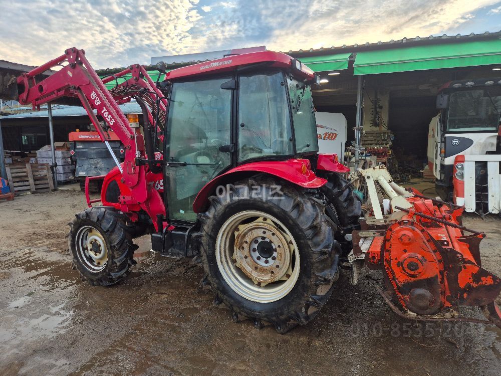 TYM 트랙터 T653 (65마력) 뒤우측면