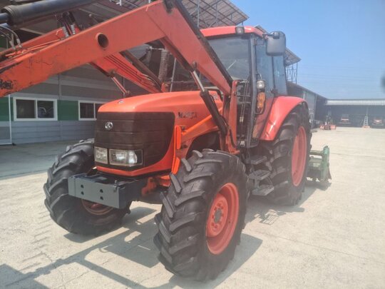 구보다 트랙터 M125X (125마력) 앞좌측면
