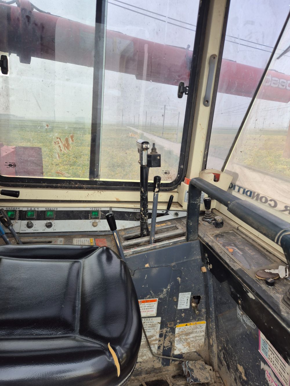 Daedong Combine Harvester DSM65 (4Rows) 앞좌측면