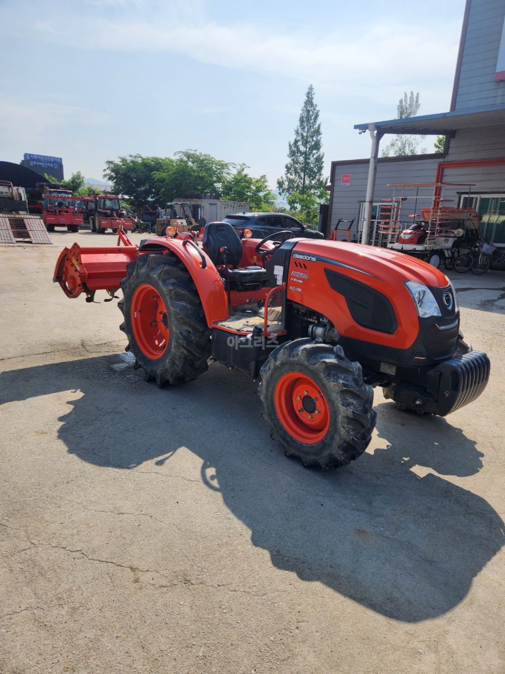 대동 트랙터 DK600HSR (58마력) 뒤우측면