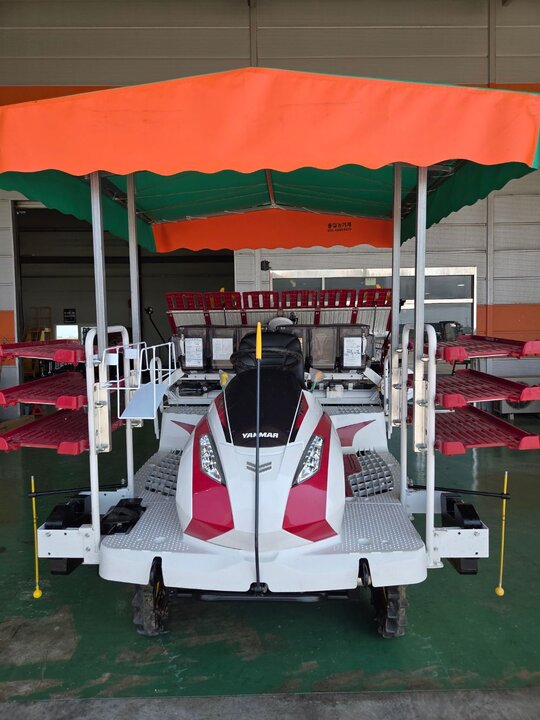 Yanmar Rice transplanter YR6DZA-F (6Rows) 앞좌측면