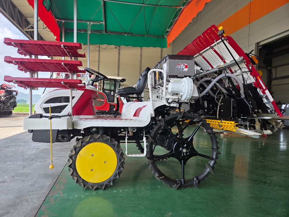 Yanmar Rice transplanter YR6DZA-F (6Rows) 뒤우측면