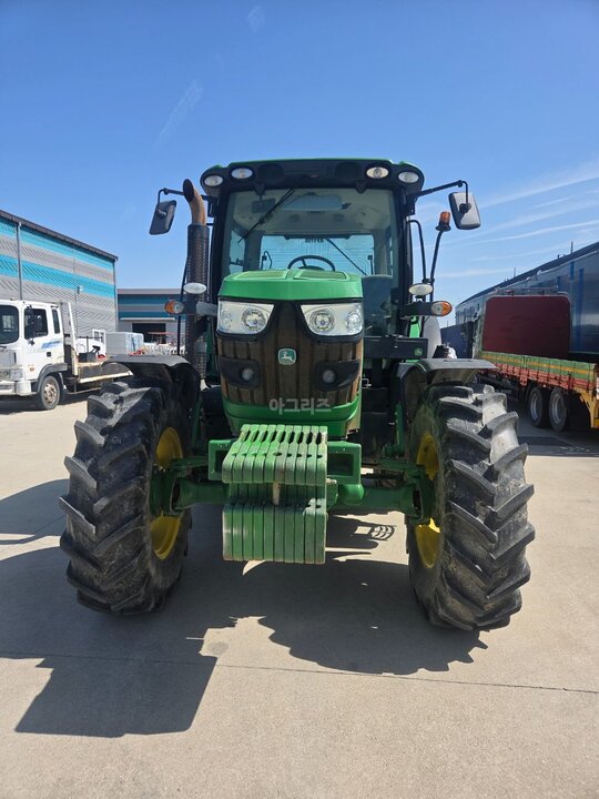 JohnDeere Tractor 6125R (125hp) 앞좌측면