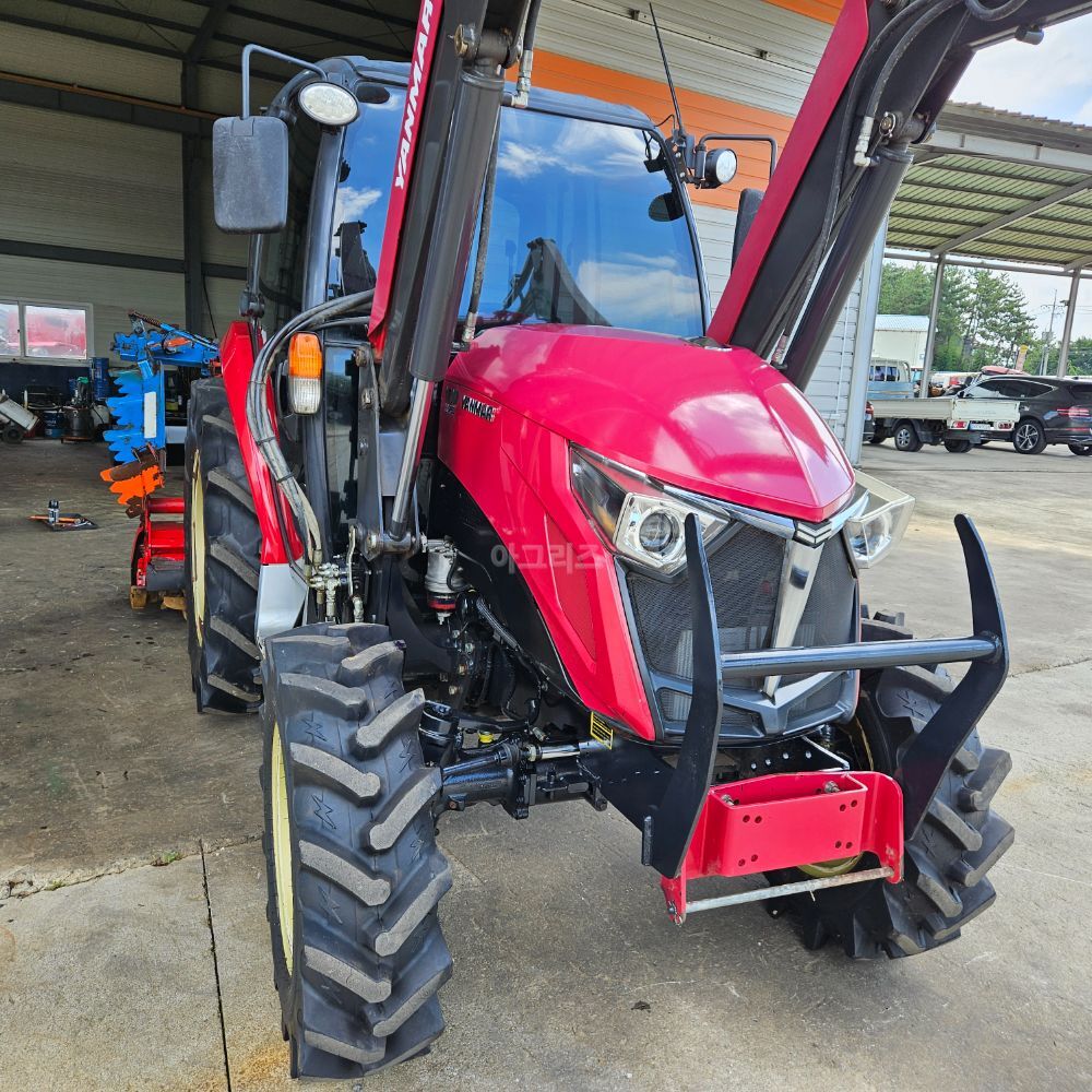 Yanmar Tractor YT357-C (57hp) 뒤우측면
