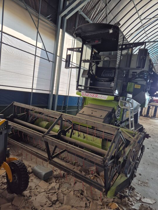 아세아 콤바인 크라스2600 (보통형) 앞좌측면