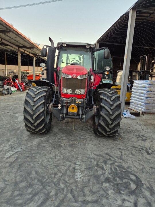 MF Tractor MF7616 (165hp) 앞좌측면