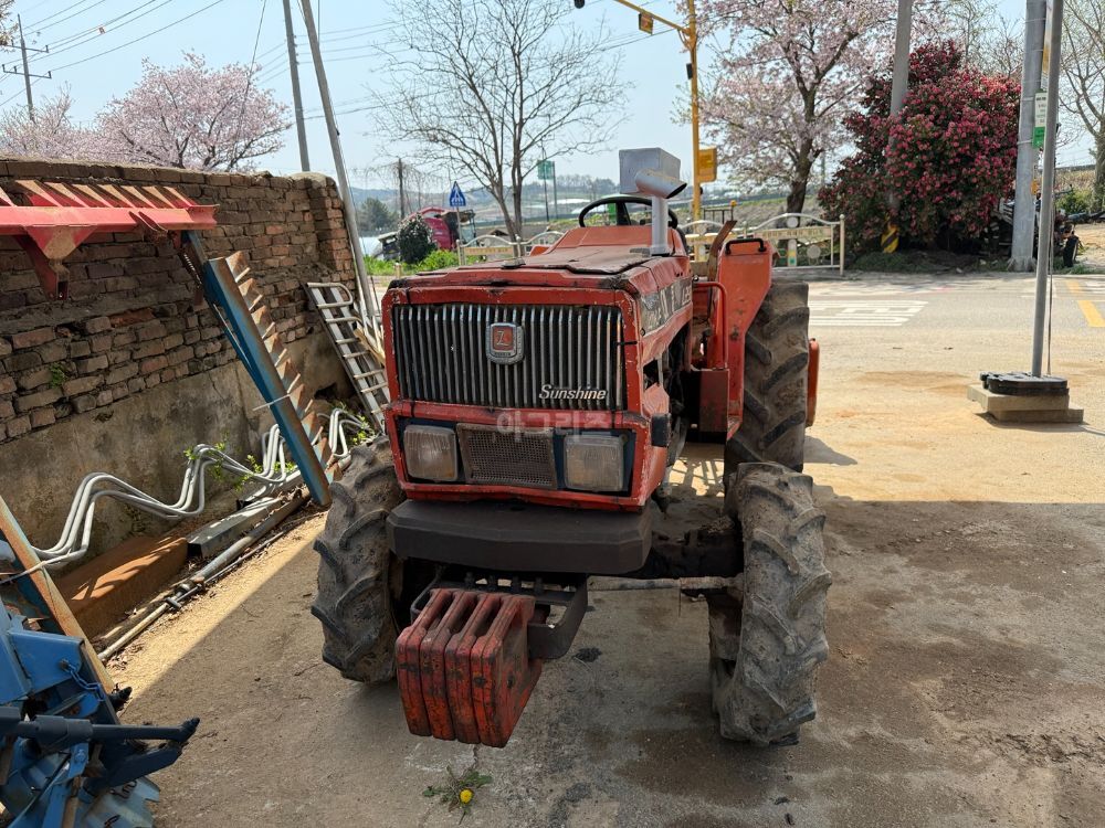 대동 트랙터 L3502 (35마력) 뒤우측면