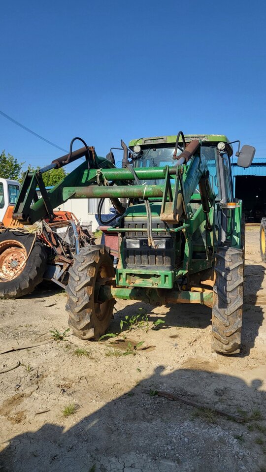 존디어 트랙터 6200 (85마력) 앞좌측면