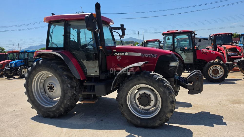  Tractor MXM130 (130hp) 뒤우측면