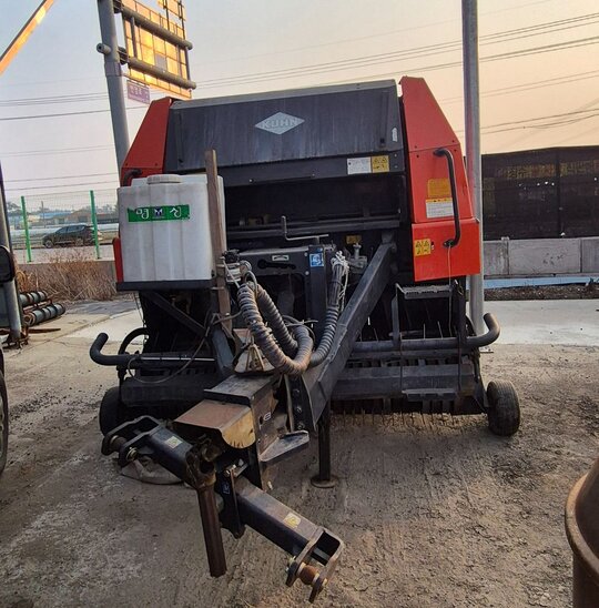 Round Baler FB2135  앞좌측면