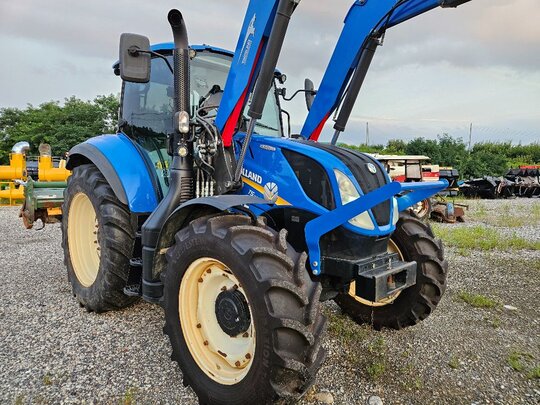 뉴홀랜드 트랙터 T5.110 (107마력) 앞좌측면