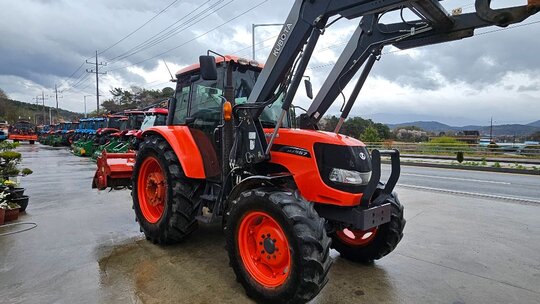Kubota Tractor MZ957 (100hp) 앞좌측면