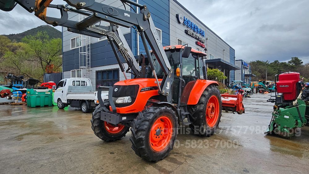 Kubota Tractor MZ957 (100hp) 뒤우측면