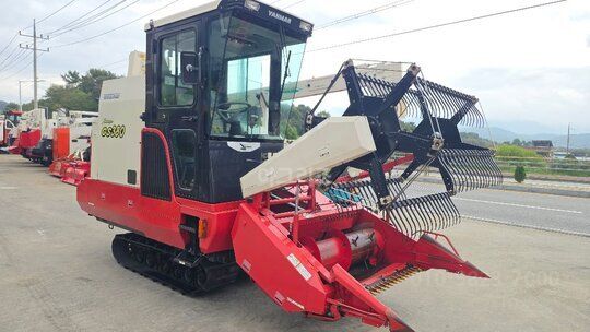얀마 콤바인 GS380 (보통형) 앞좌측면