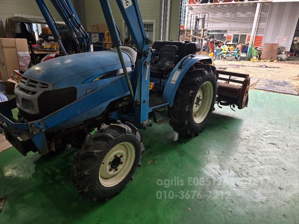 LS Tractor R45 (45hp) 뒤우측면
