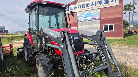 TYM 트랙터 TE58C (55마력) 앞좌측면