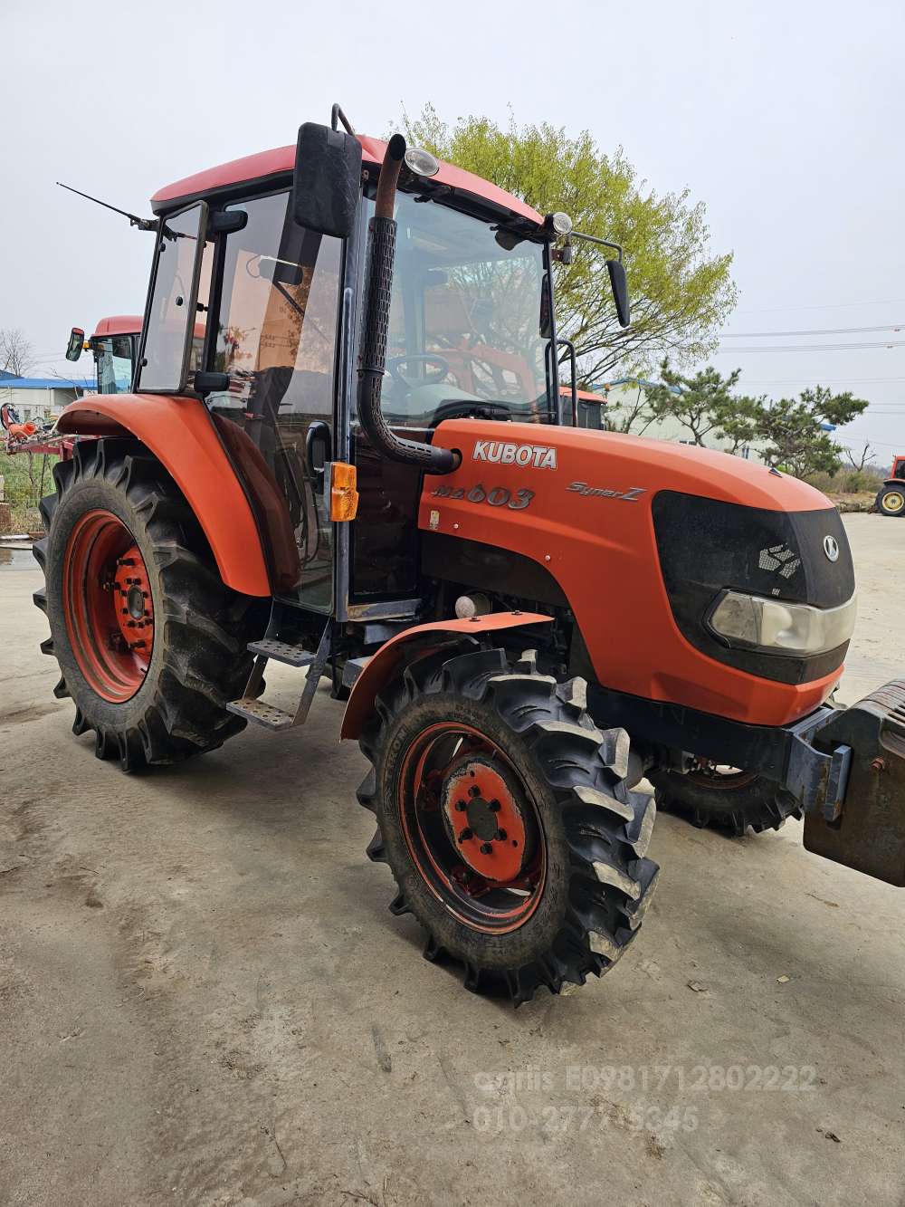 Kubota Tractor MZ603 (60hp) 측면