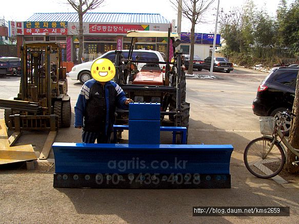 신안기공사 제설기 그레이더그레이다전방용후방용트랙터부착형 앞좌측면