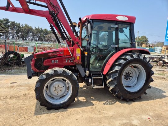 TYM Tractor T720 (72hp) 앞좌측면