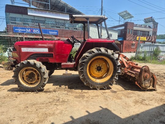 LS Tractor LT470D (47hp) 앞좌측면