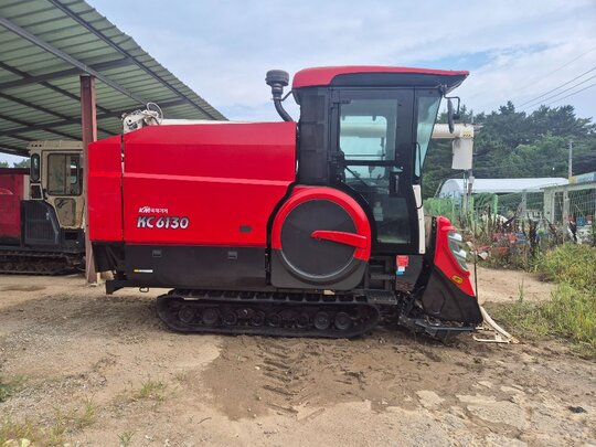 Kukje Combine Harvester KC6130CXA (6Rows) 앞좌측면
