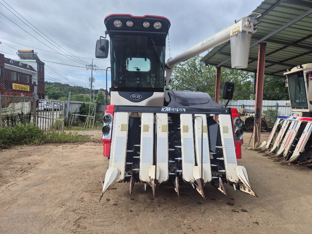 Kukje Combine Harvester KC6130CXA (6Rows) 뒤우측면