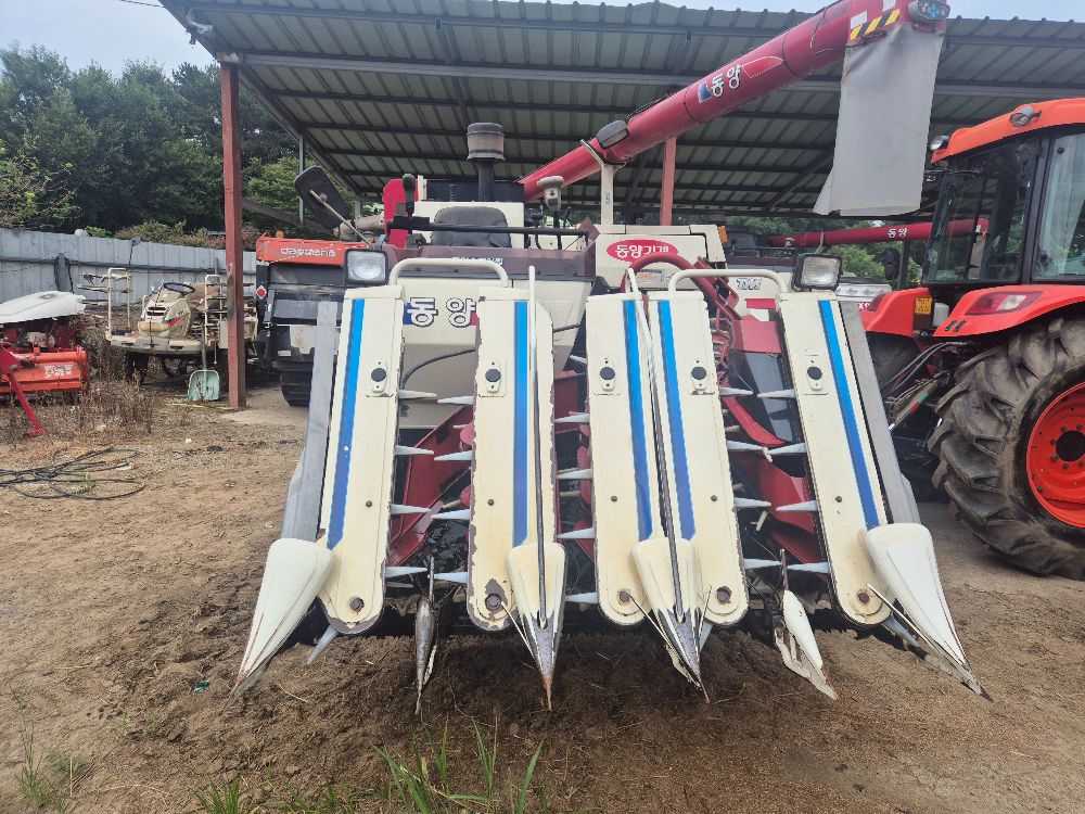 TYM Combine Harvester C805G (5Rows) 뒤우측면