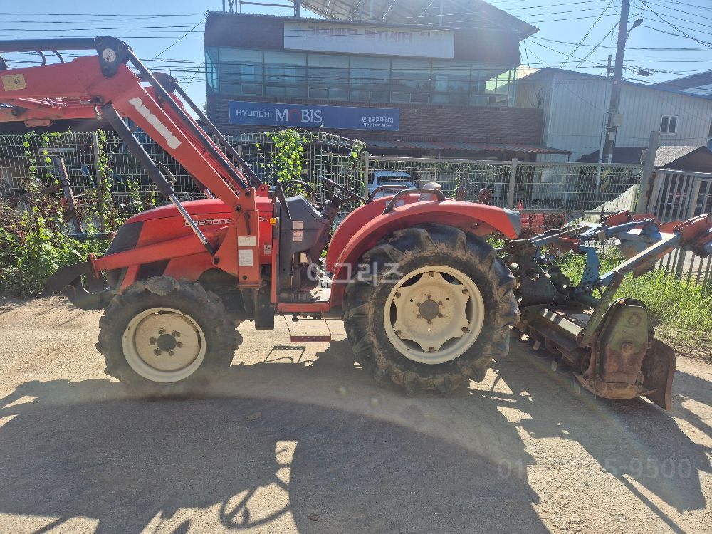 대동 트랙터 LX480L (48마력) 뒤우측면