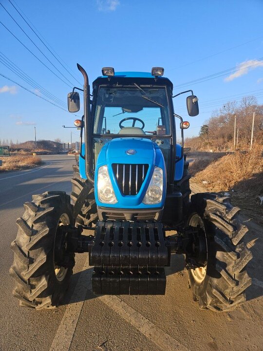 LS Tractor L7030 (85hp) 앞좌측면
