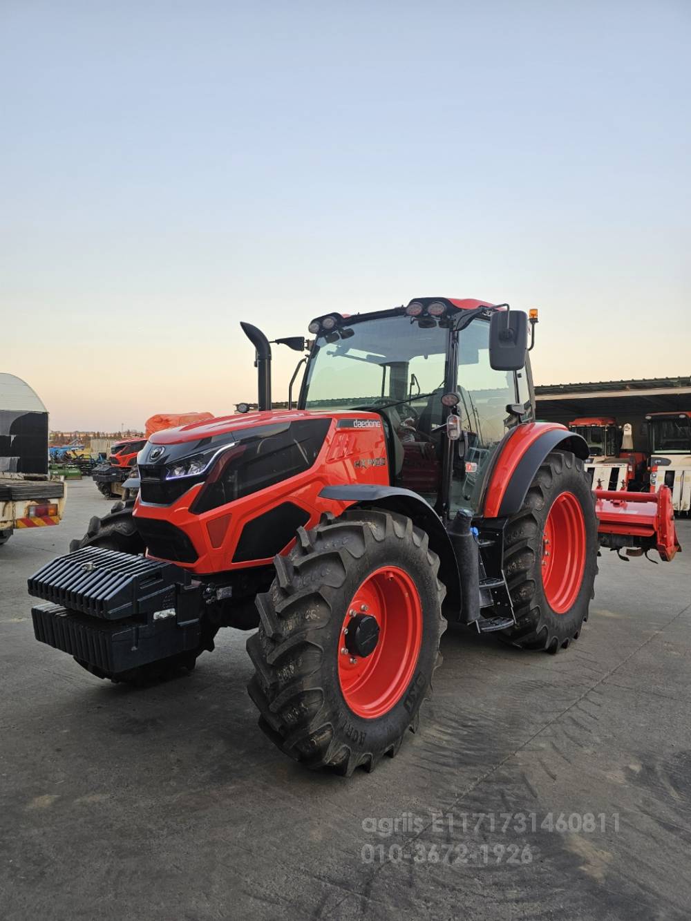 Daedong Tractor HX1400 (142hp) 앞좌측면