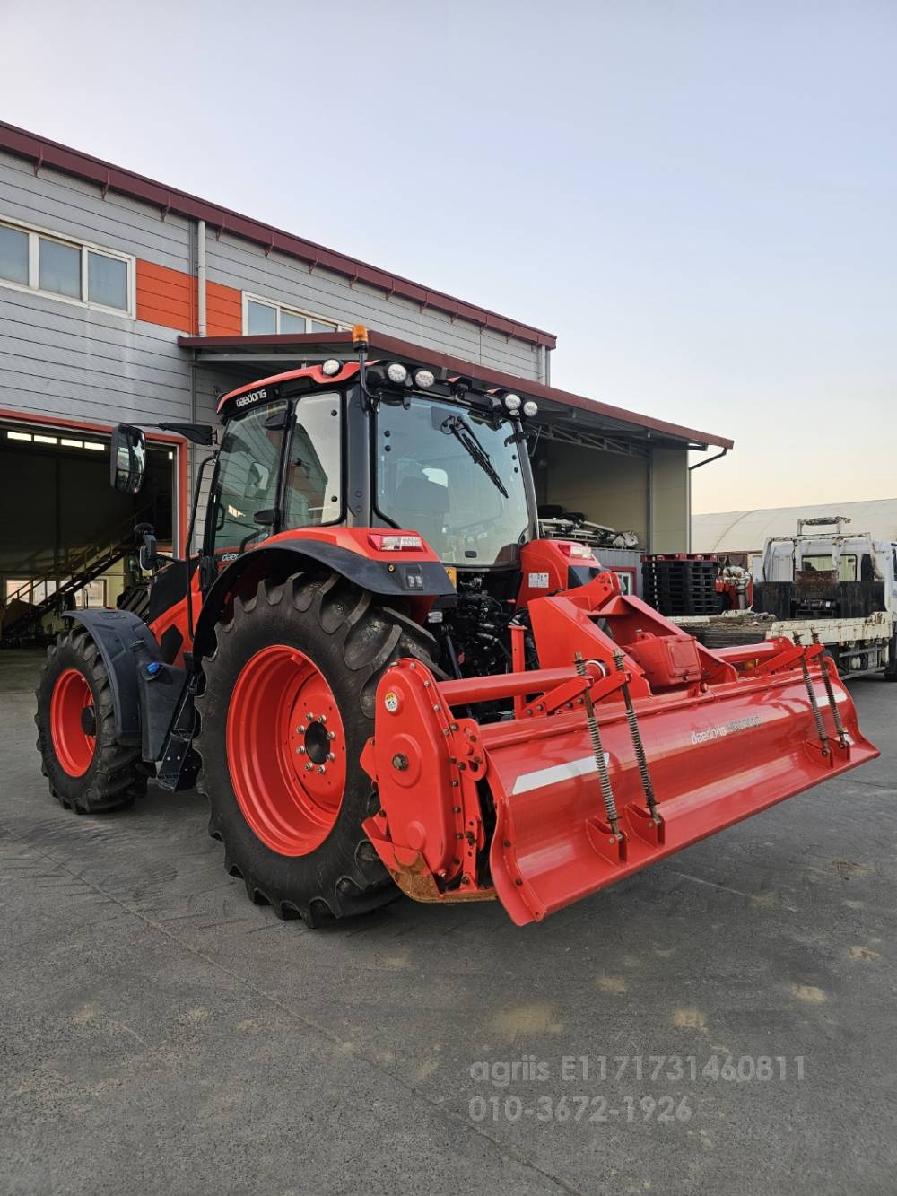 Daedong Tractor HX1400 (142hp) 운전석