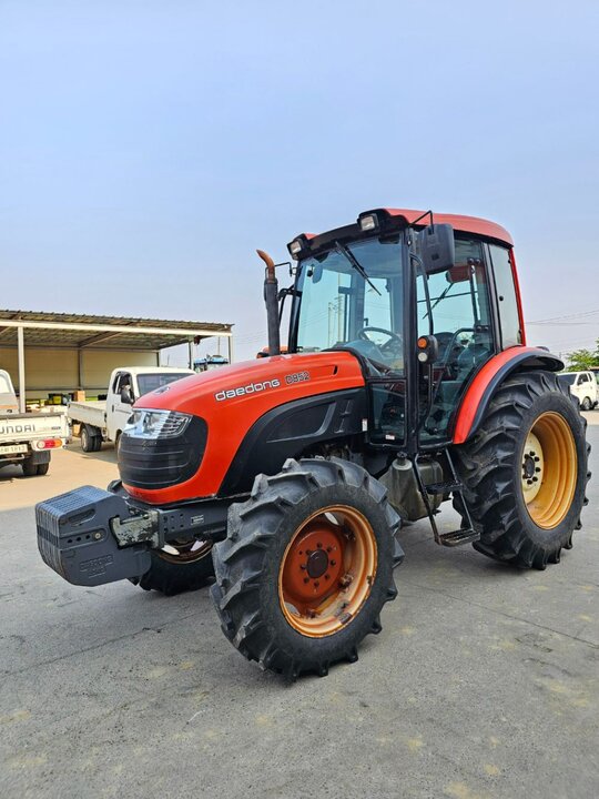 Daedong Tractor D852 (85hp) 앞좌측면