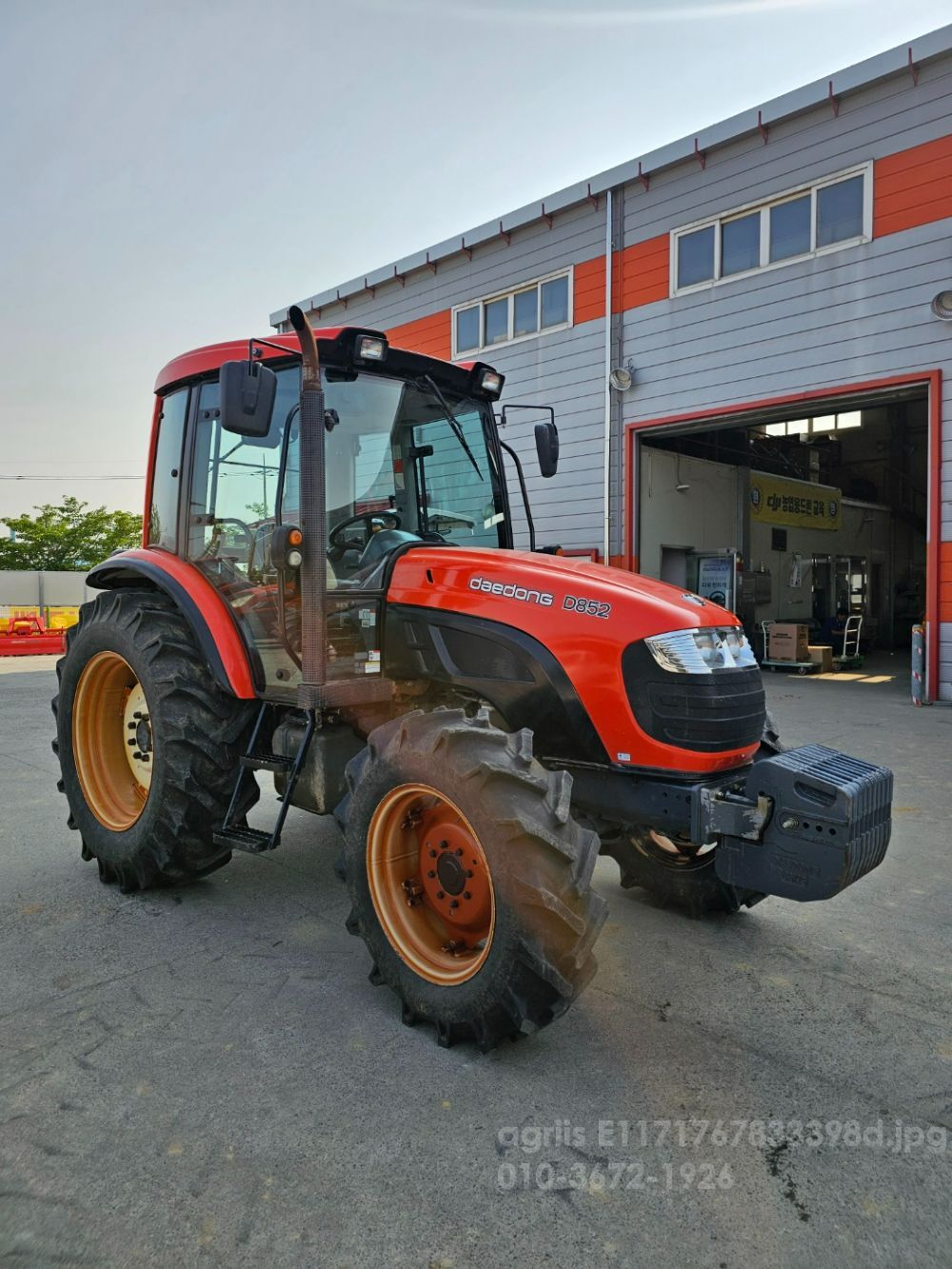 Daedong Tractor D852 (85hp) 뒤우측면