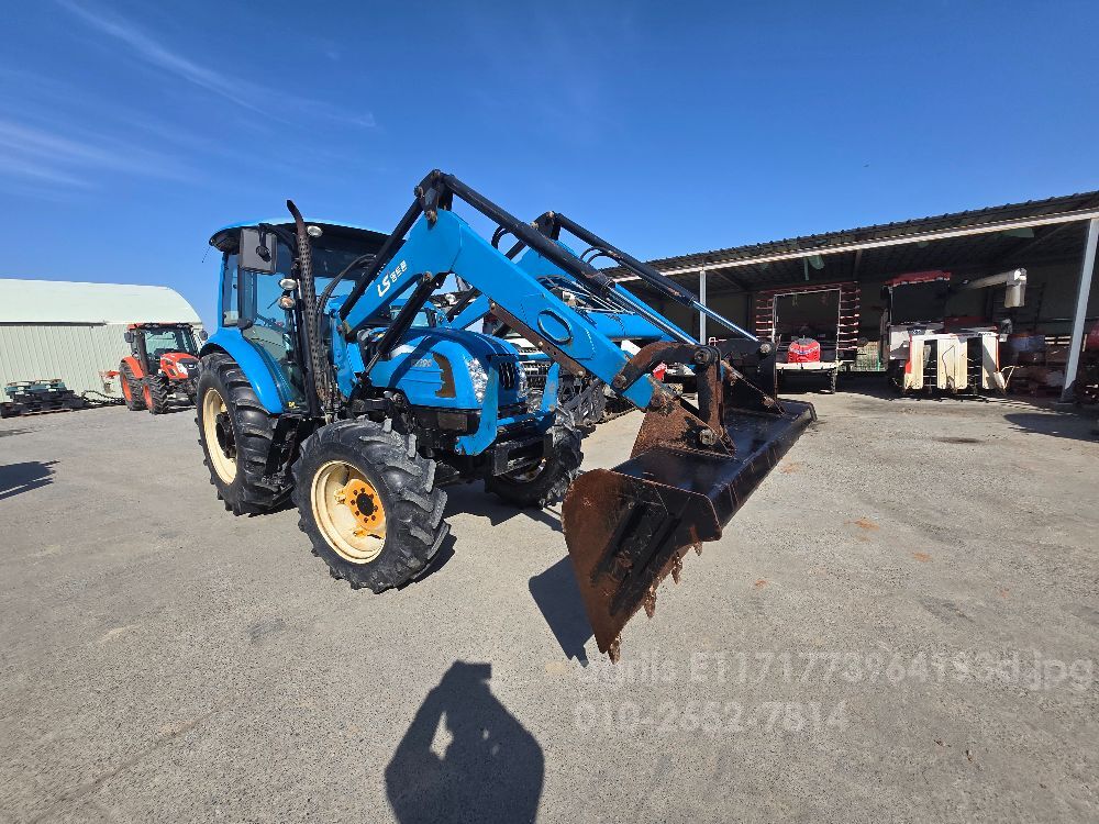 LS Tractor P7195 (97hp) 뒤우측면
