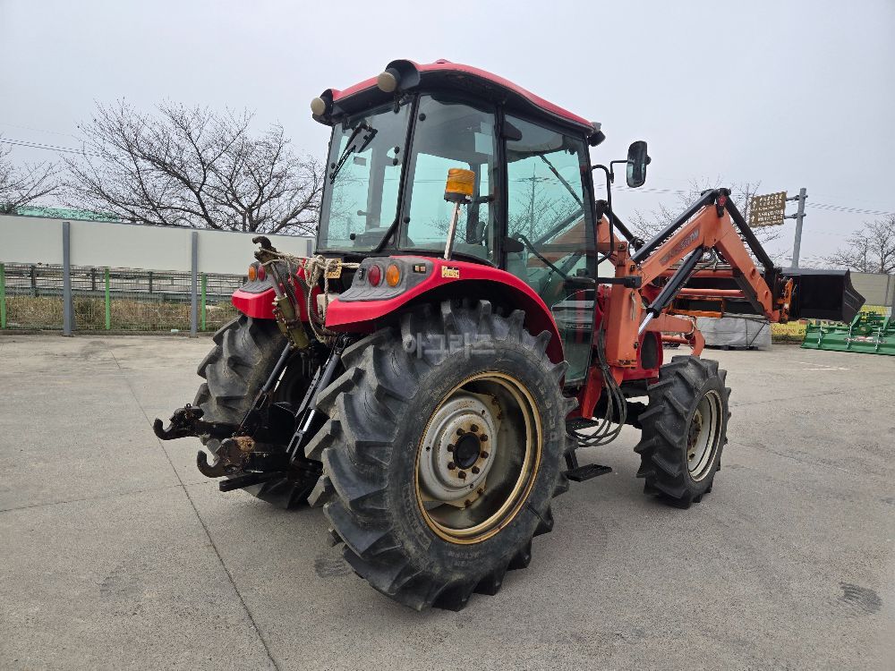 TYM Tractor TX803 (80hp) 뒤우측면