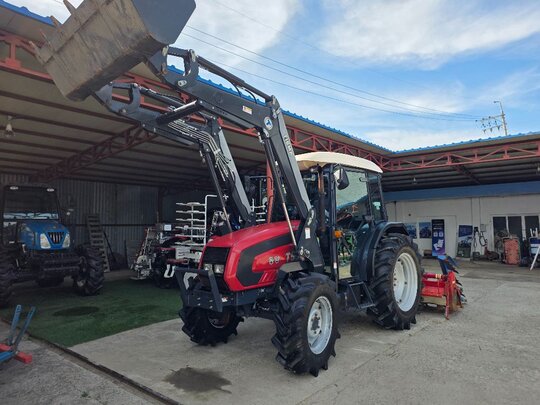TYM 트랙터 T552 (55마력) 앞좌측면